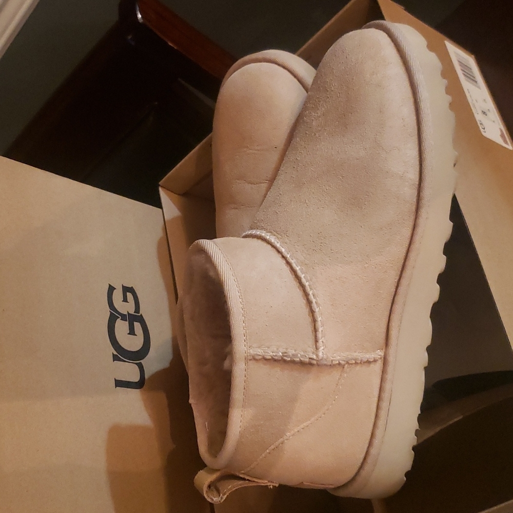 Ugg Ultra Mini in Driftwood color